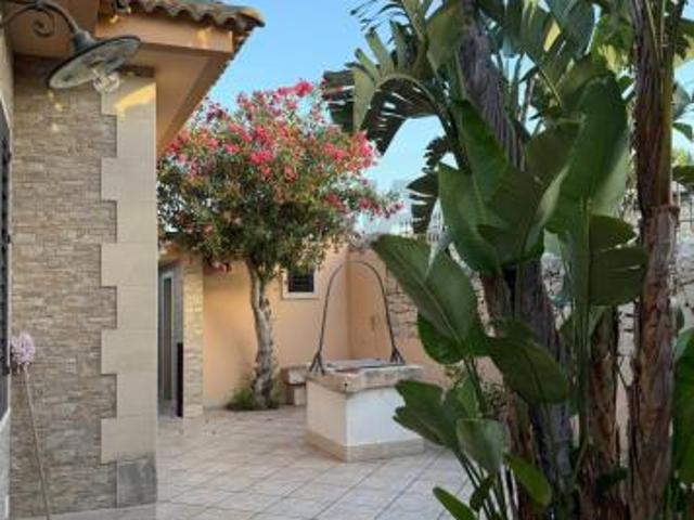 Villa Indipendente in vendita a Punta Braccetto, Santa Croce Camerina