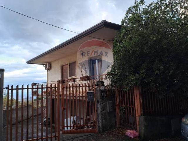 Villa Indipendente in vendita a Zafferana Etnea, Sicilia