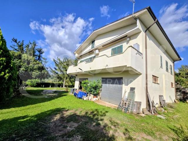 Villa Indipendente in vendita a Paliano, Lazio
