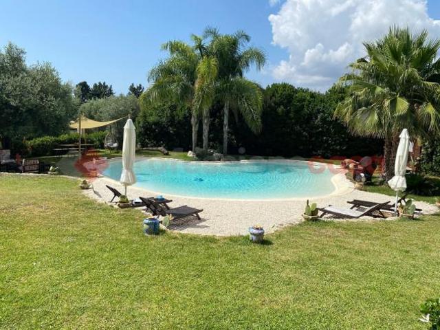 Villa Indipendente in affitto a Siracusa, Sicilia