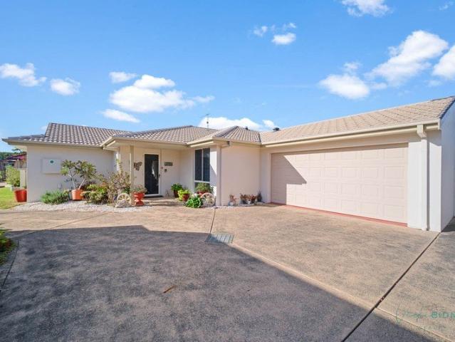 Villa for sale in Tuncurry, New South Wales