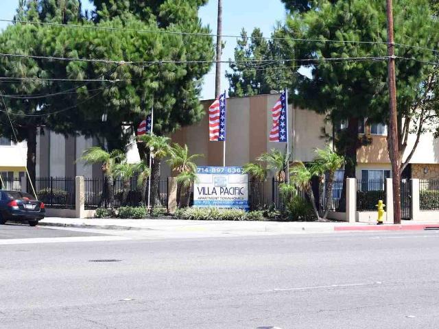 Apartment for rent in Midway City, California