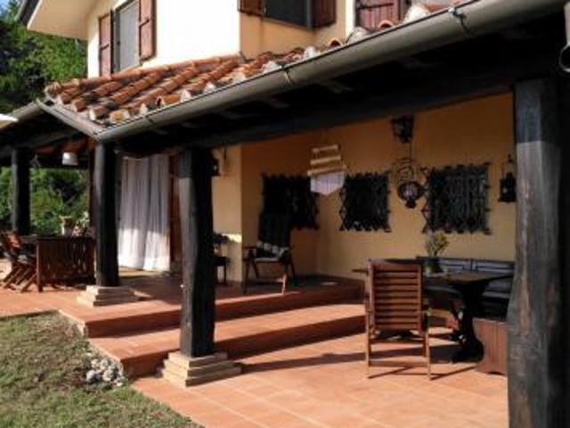 Villa Indipendente in vendita a Tonfano, Lucca