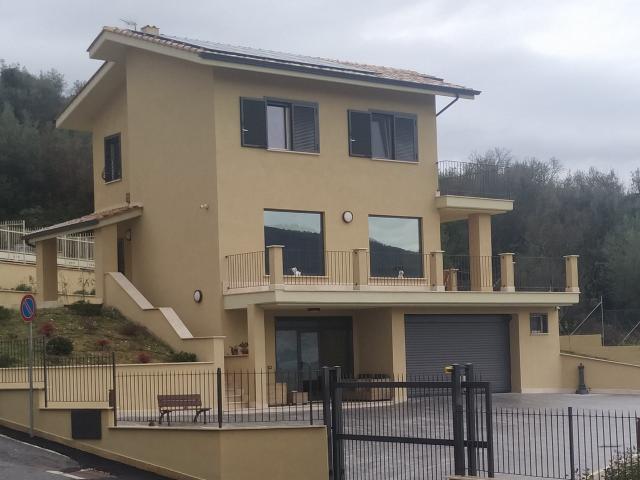 Casa in vendita a S. Chirico, Castel Madama