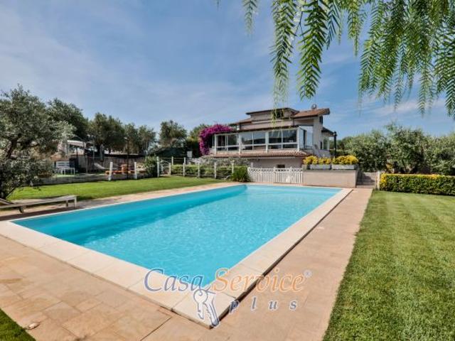 Villa Indipendente in vendita a Roma Capitale, Lazio