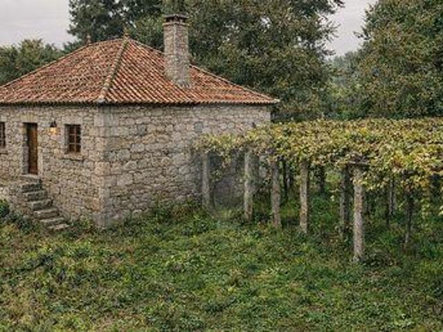 Casa venda em Outeiral, Romarigães