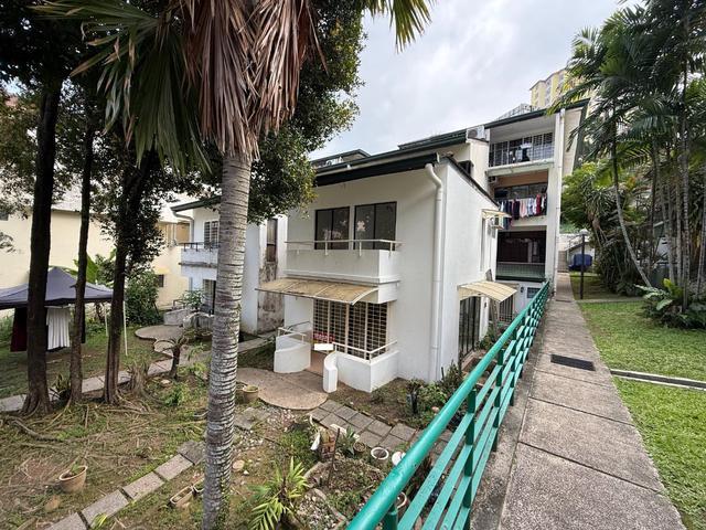 Townhouse for sale in Country Heights Damansara, Kuala Lumpur