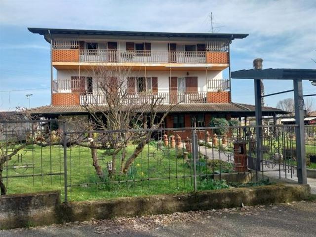 Villa Indipendente in vendita a Pontoglio, Lombardia