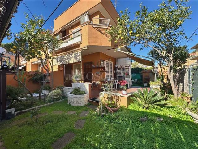 Villa Indipendente in vendita a Fregene, Roma Capitale