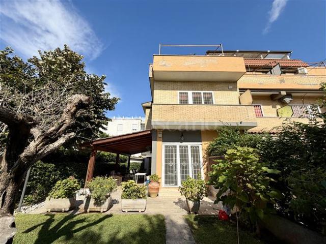Villa Indipendente in vendita a Lavinio, Anzio