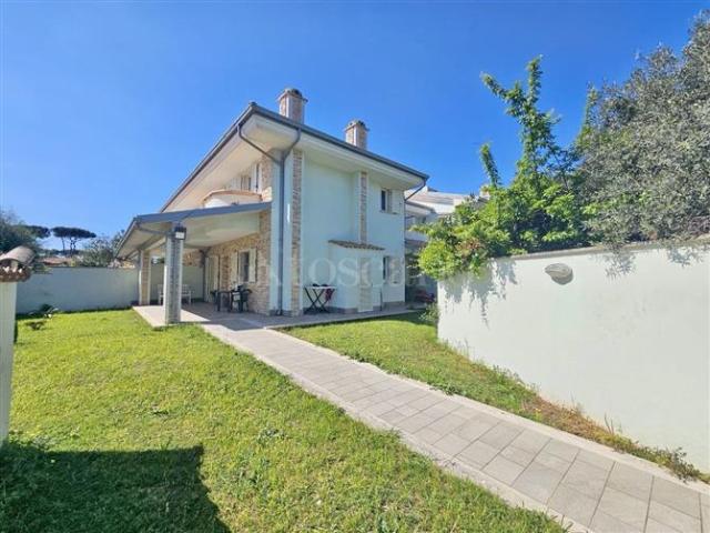 Villa Indipendente in vendita a Piscinari, Roma Capitale