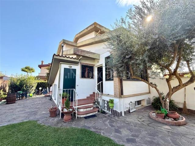 Villa Indipendente in vendita a Primavera, Roma Capitale