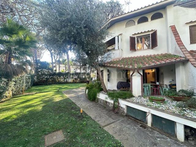 Villa Indipendente in vendita a Fregene, Roma Capitale