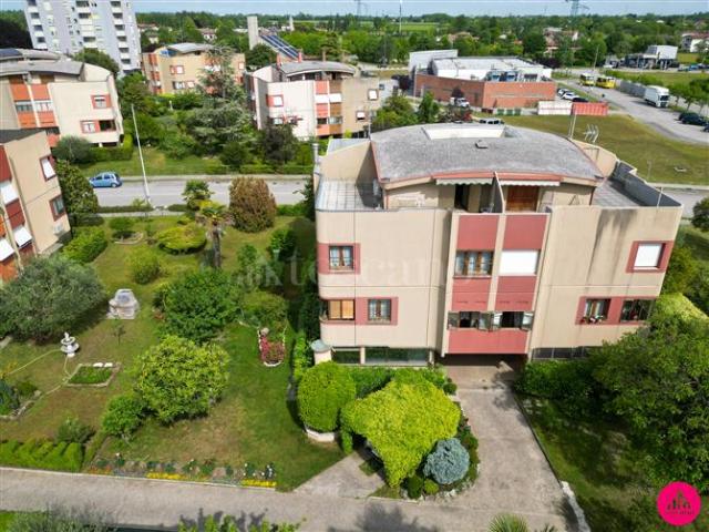 Villa Indipendente in vendita a Villadolt / Viladolt, Fontanafredda