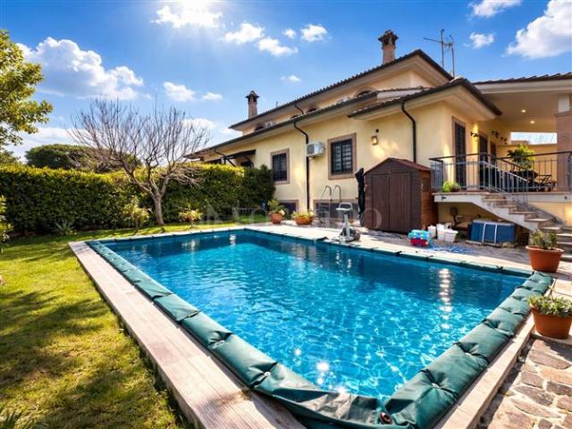 Villa Indipendente in vendita a Roma Capitale, Lazio