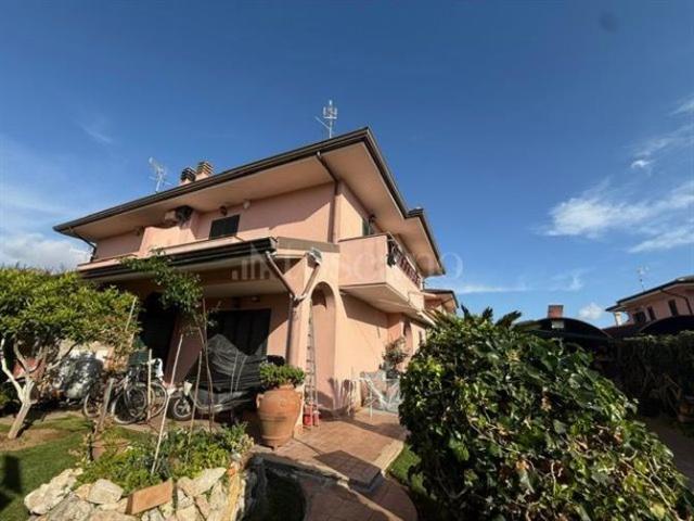 Villa Indipendente in vendita a Sabaudia, Lazio