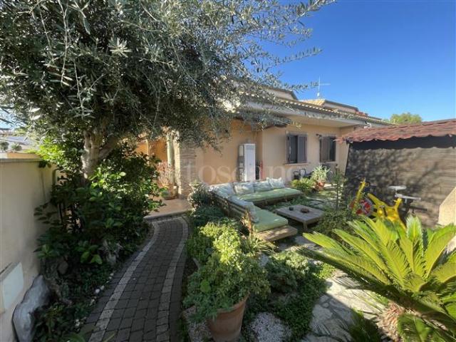Villa Indipendente in vendita a Campo Jemini, Pomezia