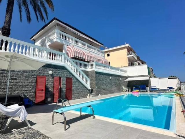 Villa Indipendente in affitto a San Remo, Liguria