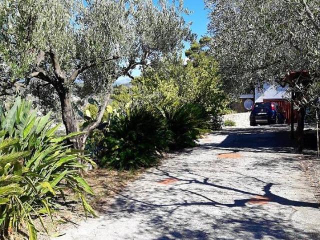 Villa Indipendente in vendita a Bordighera, Liguria