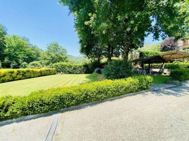 Villa Indipendente in vendita a Campo, Camaiore