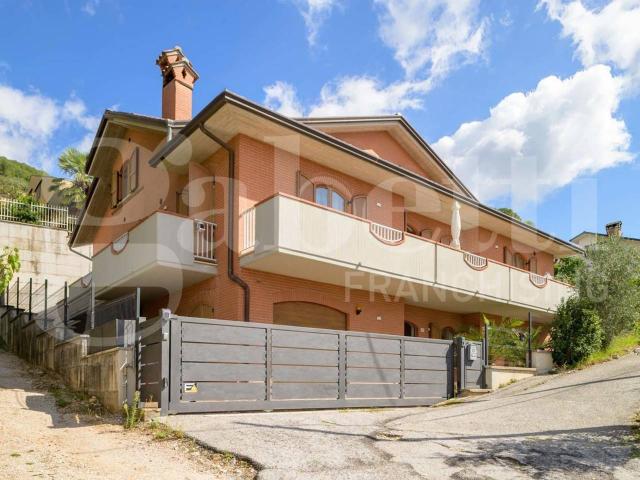 Villa Indipendente in vendita a Cementerie Aldo Barbetti S.p.a., Gubbio