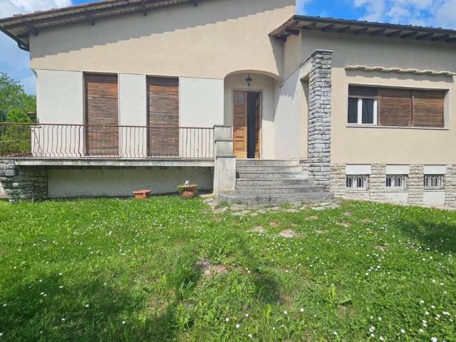 Villa Indipendente in vendita a San Gemignano di Moriano, Lucca