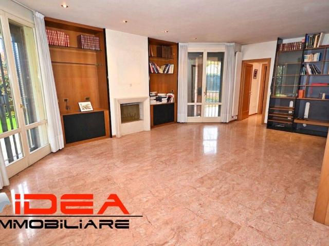 Villa Indipendente in vendita a San Faustino-Madonnina-Quattroville, Modena
