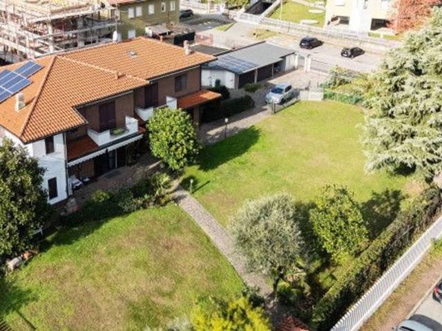 Villa Indipendente in vendita a Muggiò, Lombardia