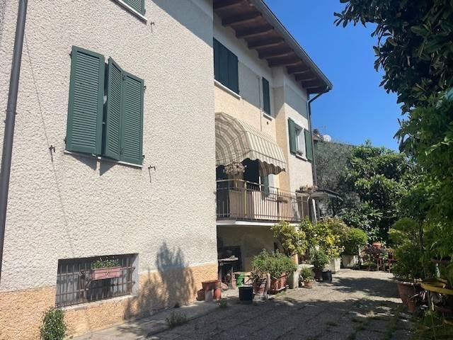 Villa Indipendente in vendita a Lubiana, Sorbolo