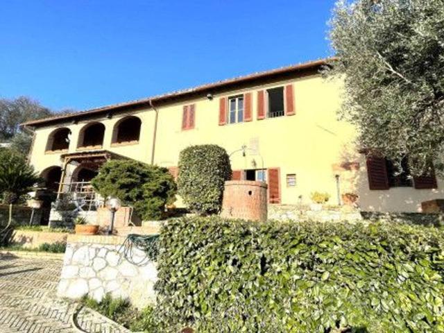 Villa Indipendente in vendita a Pistoia, Toscana