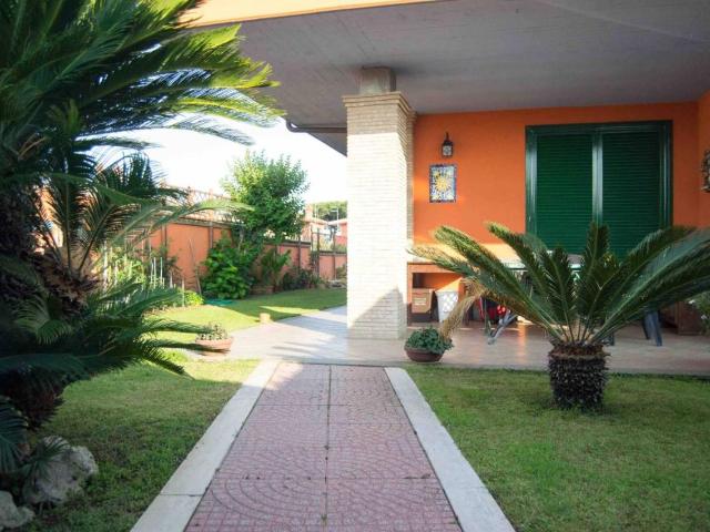 Villa Indipendente in vendita a Roma Capitale, Lazio