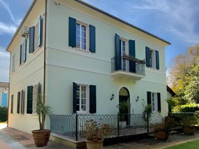 Villa Indipendente in vendita a Abissinia, Riccione