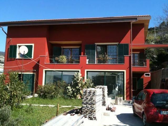 Villa Indipendente in vendita a San Remo, Liguria