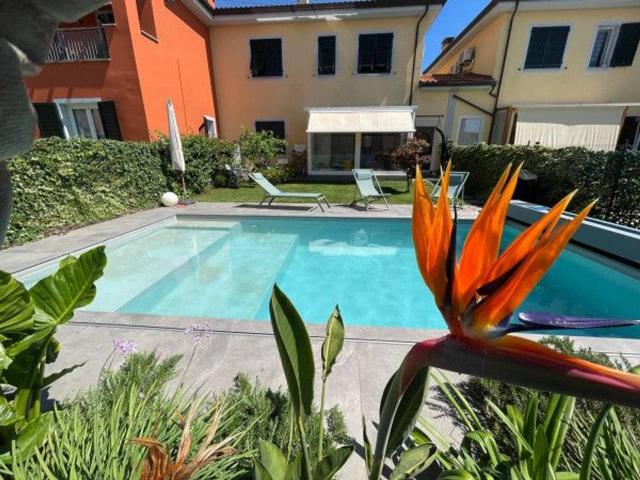 Villa Indipendente in vendita a Sarzana, Liguria