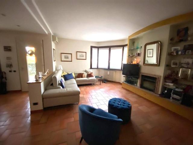 Villa Indipendente in vendita a Unione dei comuni del Distretto Ceramico, Sassuolo