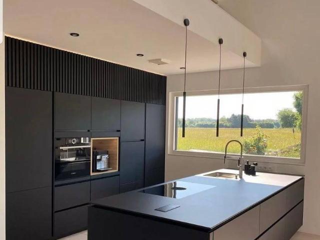 Villa Indipendente in vendita a Unione dei comuni del Distretto Ceramico, Sassuolo