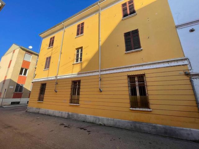 Villa Indipendente in vendita a Piemonte, Vercelli