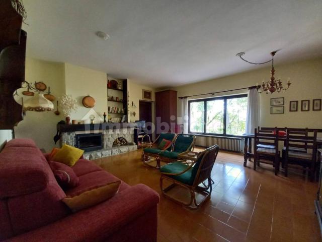 Villa Indipendente in affitto a Padenghe Sul Garda, Lombardia