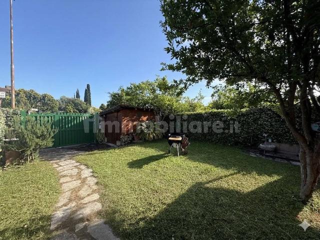 Villa Indipendente in affitto a Marina di San Nicola, Roma Capitale