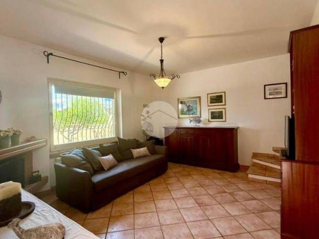 Villa Indipendente in affitto a Lido di Marechiaro, Roma Capitale