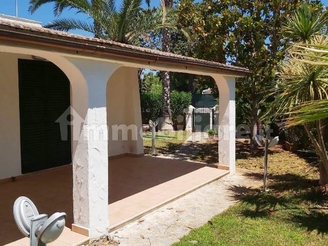 Villa Indipendente in affitto a Rosa Marina di Ostuni, Puglia