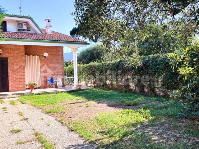 Villa Indipendente in affitto a Tor San Lorenzo, Ardea