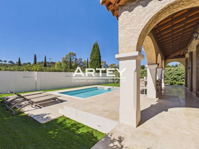 Maison vente à Arrondissement de Toulon, Carqueiranne
