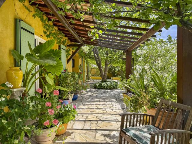 Maison vente à Arrondissement de Toulon, Le Castellet