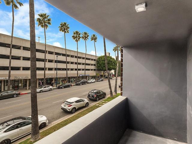 Apartment for rent in Beverly Hills, California