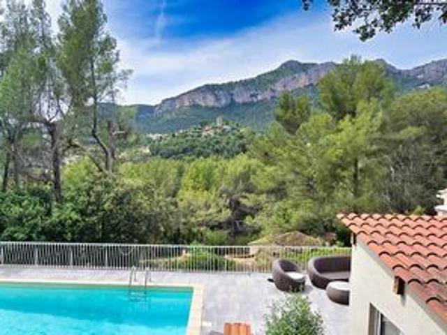 Villa vente à Arrondissement de Toulon, Le Revest-les-eaux