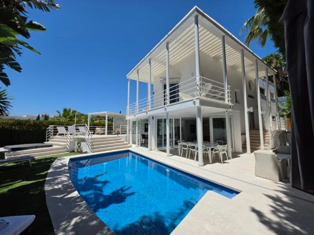 Casa en alquiler en Nueva Andalucía, Costa del Sol Occidental