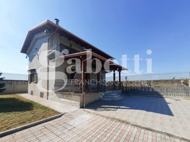 Villa Indipendente in vendita a Giugliano In Campania, Campania