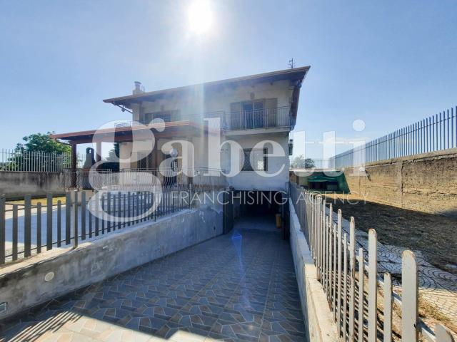 Villa Indipendente in vendita a Giugliano In Campania, Campania