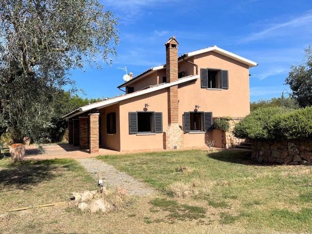 Villa Indipendente in vendita a Unione di Comuni Montani Colline del Fiora, Pitigliano